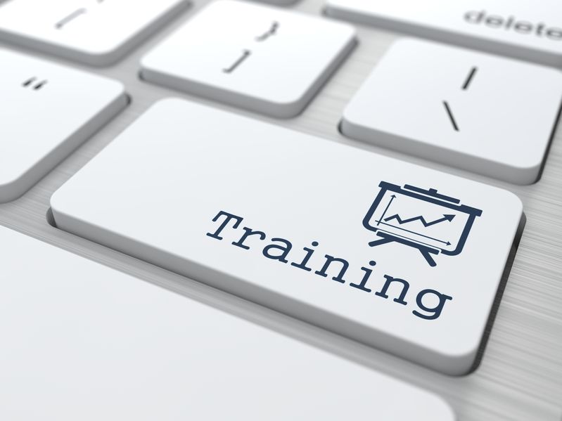 Self-Paced or Live Classes – Online Training Debate