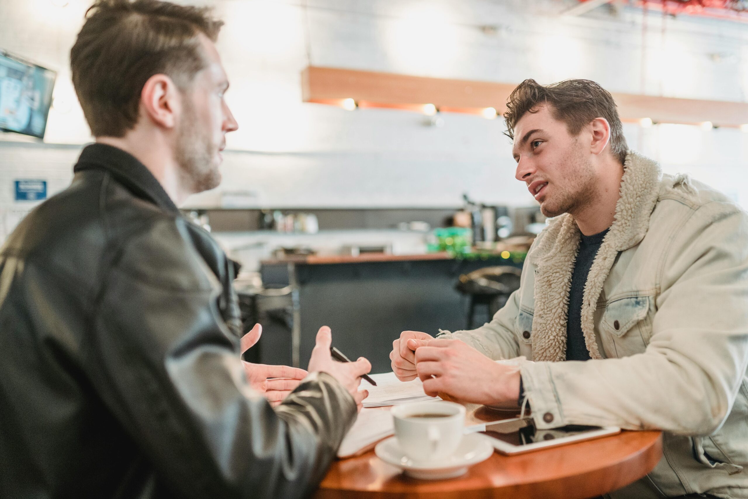 freelancer talking to client